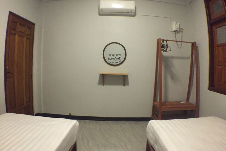 Room 9 of 47