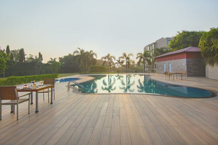 Pool 25 of 62