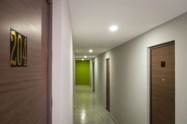 Ballroom/Hall 16 of 19
