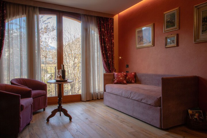 Room 12 of 34