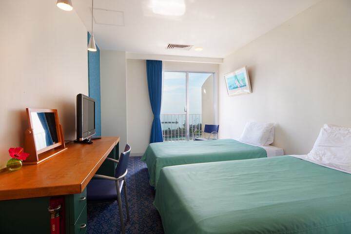 Room 3 of 64