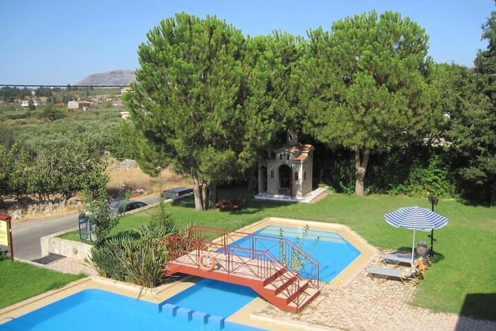 Hotel with Pool