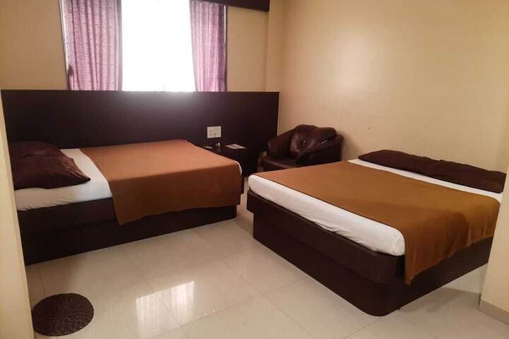Room 8 of 14