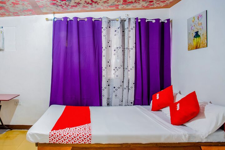Room 6 of 25