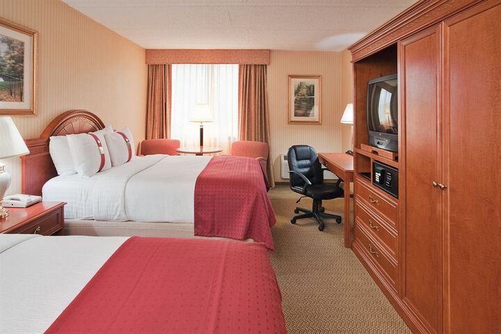 Room 4 of 30