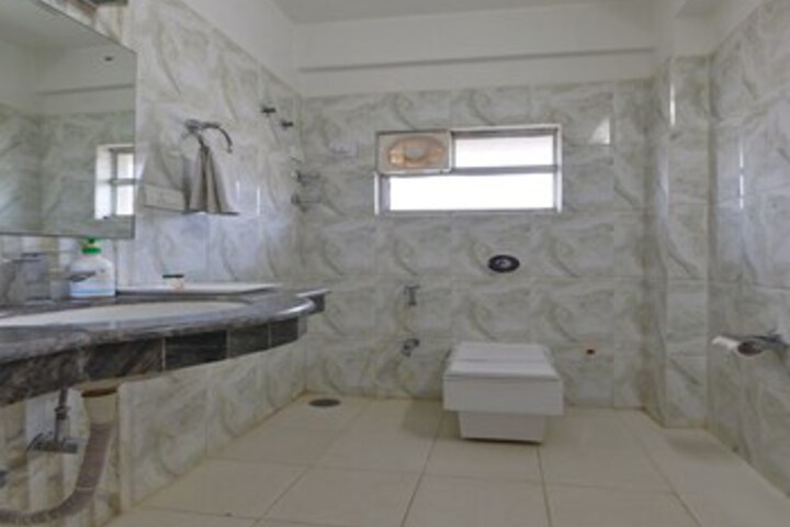 Room 2 of 19