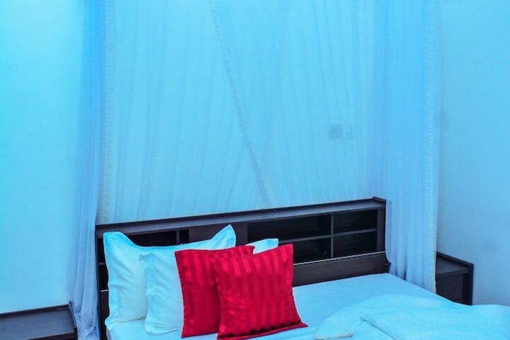 Room 25 of 47