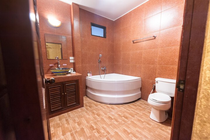 Room 49 of 100