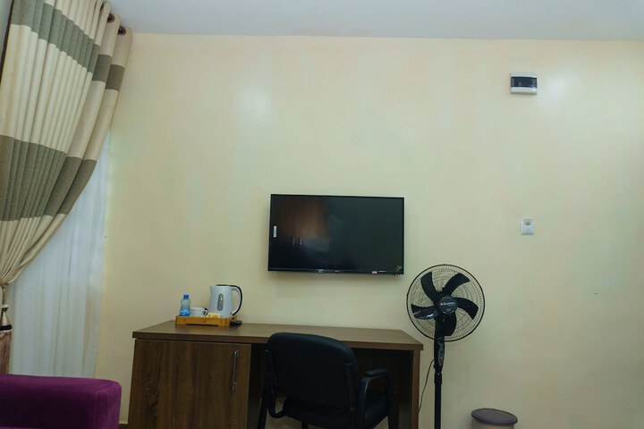 Room 12 of 26