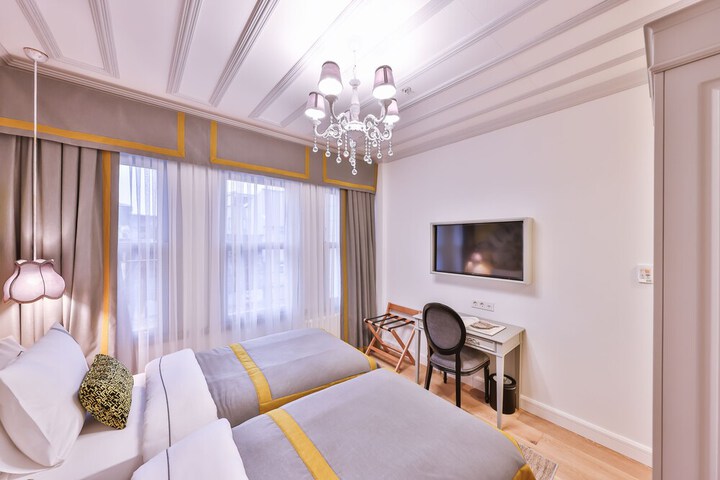 Room 16 of 42
