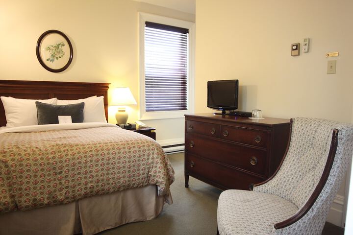 Room 6 of 36