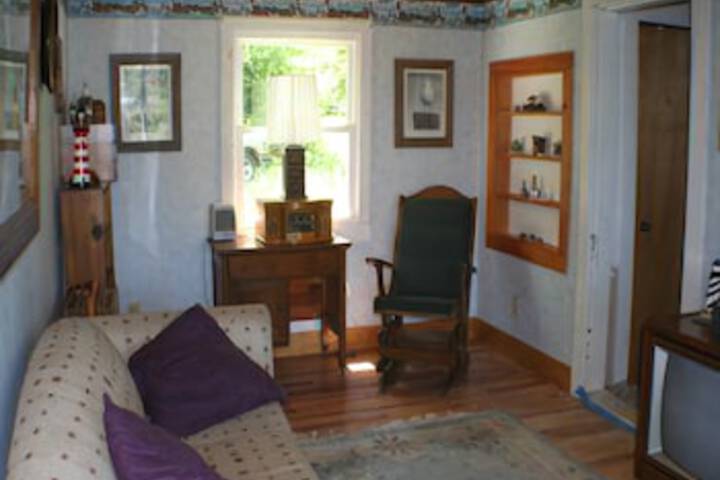 Room 5 of 17
