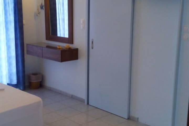 Room 12 of 112