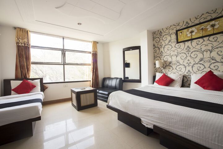 Room 19 of 48