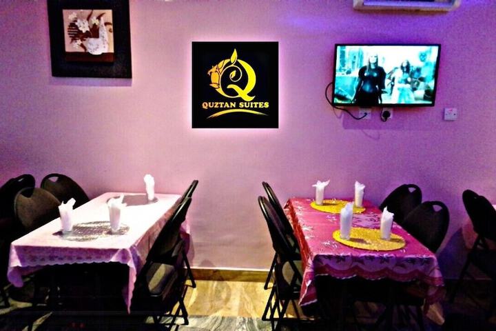 Dining 9 of 36