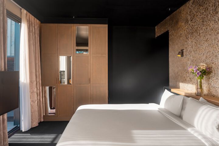 Room 12 of 39