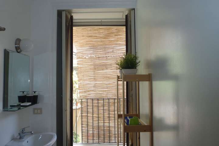 Room 25 of 34