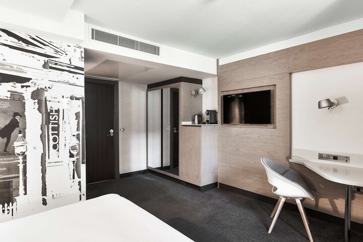 Room 44 of 134
