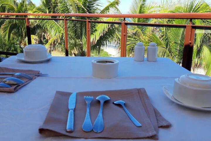 Dining 55 of 58