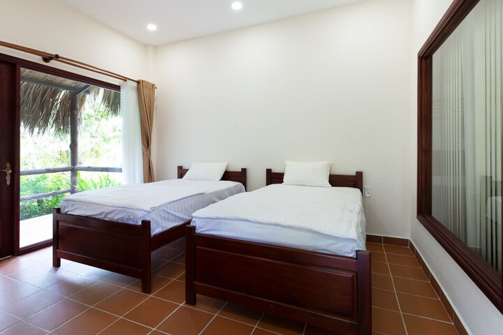 Room 7 of 53