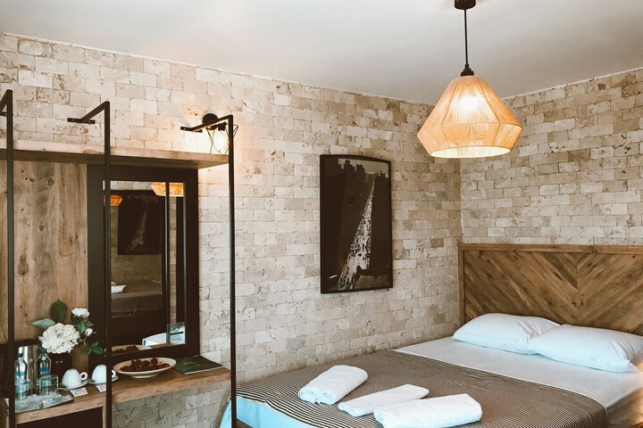 Room 17 of 52