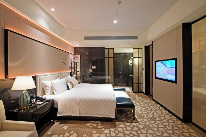 Room 7 of 37