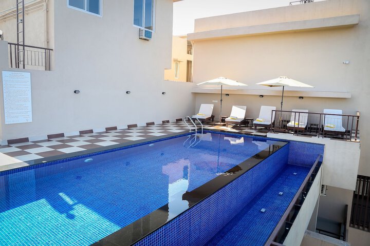 Pool 15 of 24
