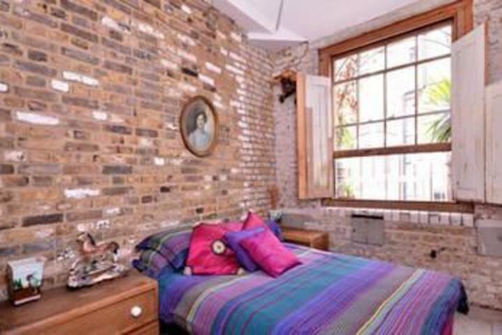 Room 2 of 10