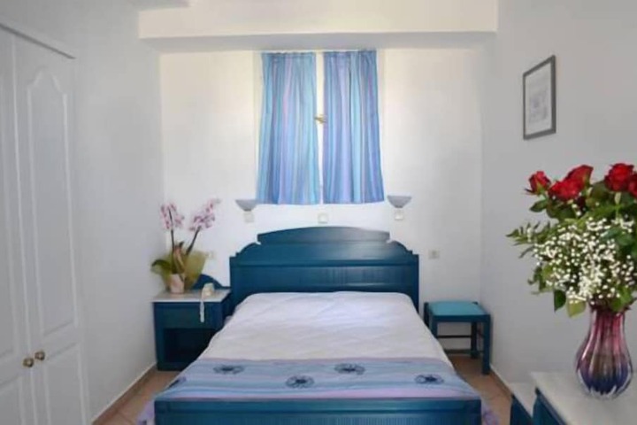 Room 2 of 16