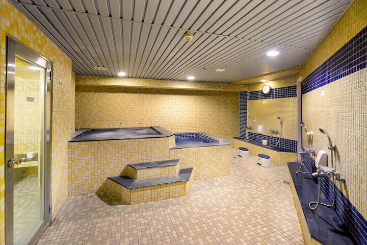 Spa 52 of 100