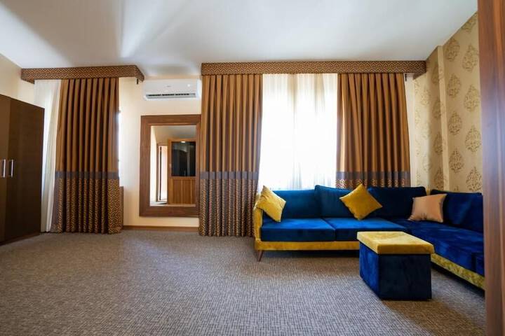Room 12 of 28