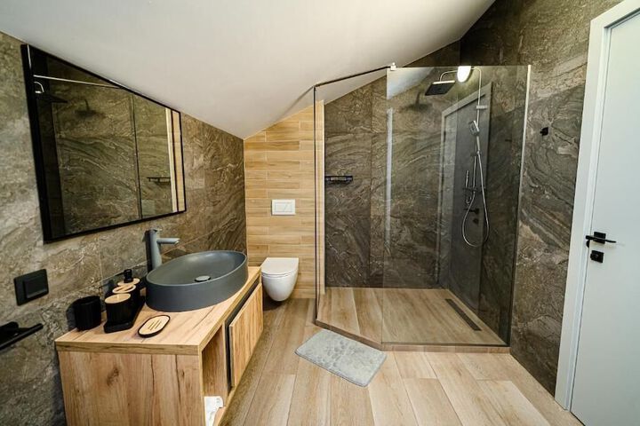 Room 20 of 27
