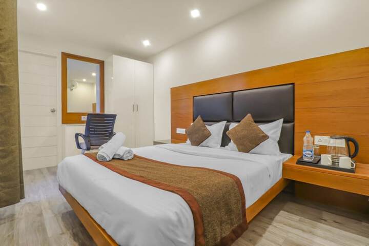 Room 9 of 20