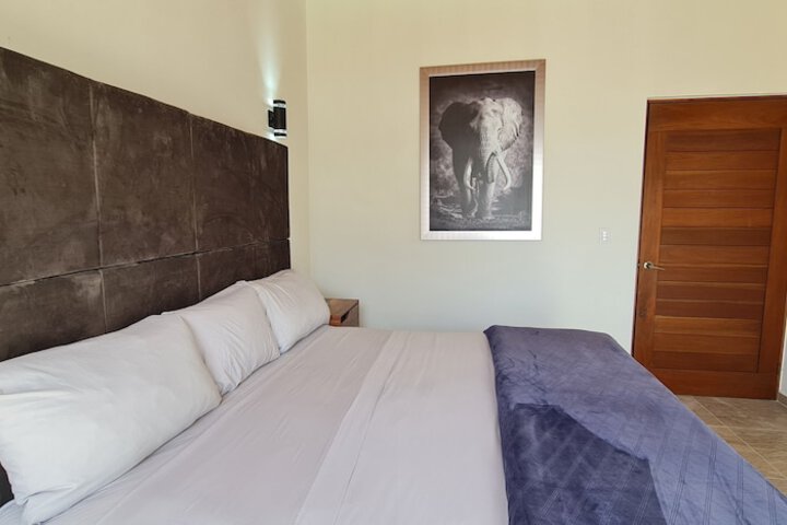 Room 8 of 26