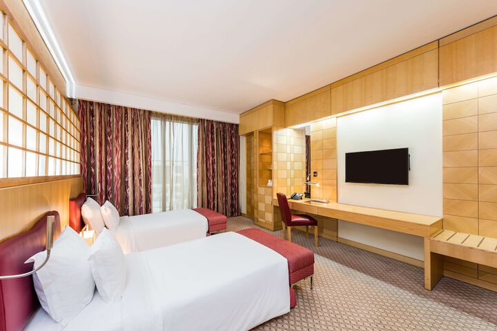 Room 47 of 179