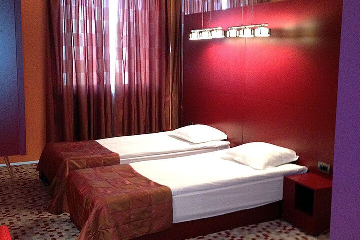 Room 2 of 14