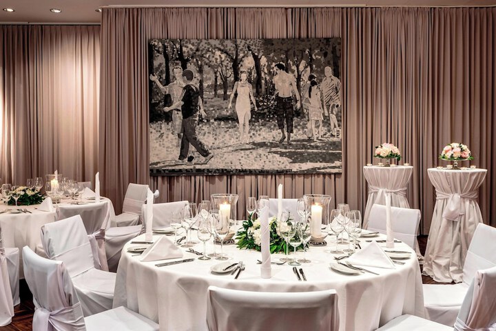 Hotel Interior 8 of 158