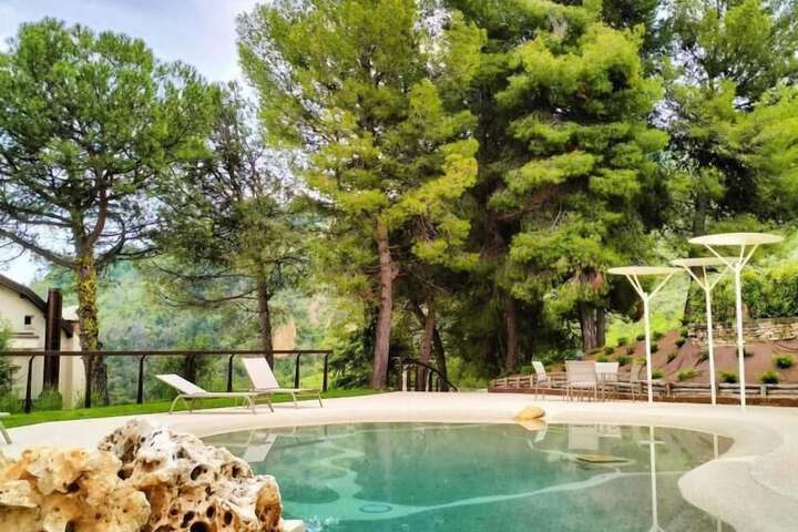 Pool 21 of 37