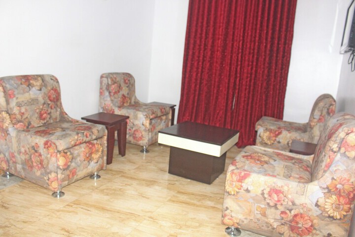 Room 28 of 38