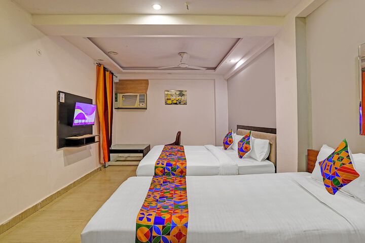 Room 15 of 25