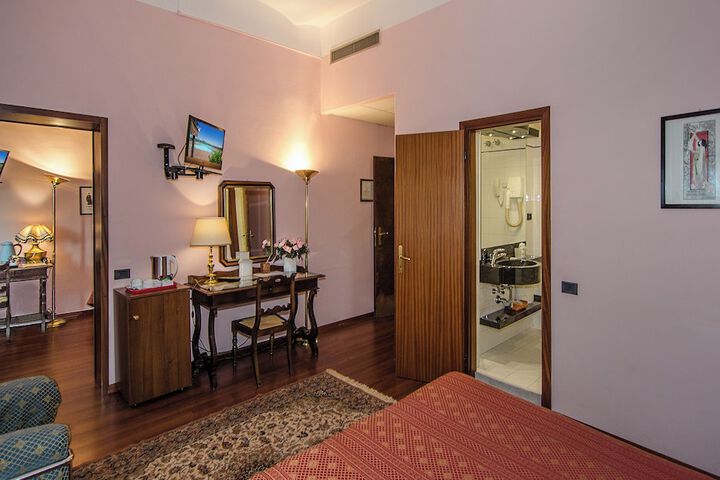 Room 47 of 85