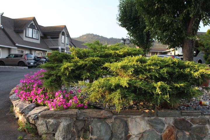 Hotel Exterior 40 of 58