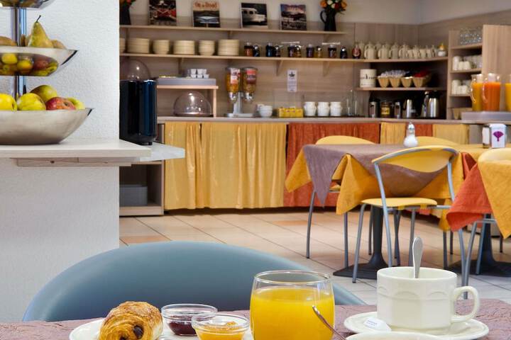 Breakfast/Coffee Service 42 of 47