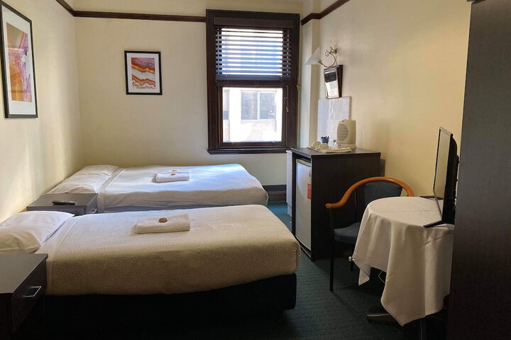 Room 10 of 19