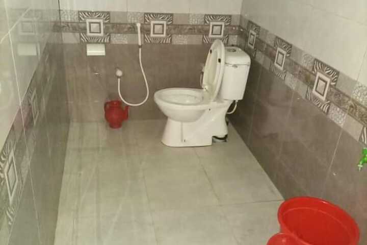 Room 10 of 13