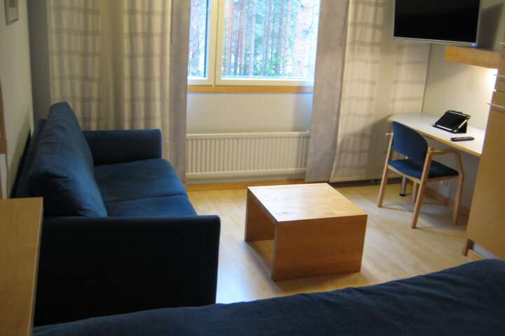Room 7 of 13