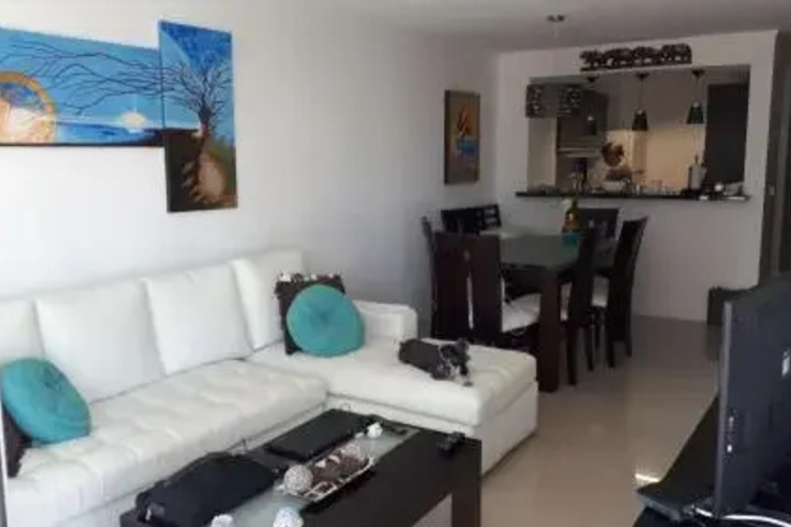 Room 6 of 18