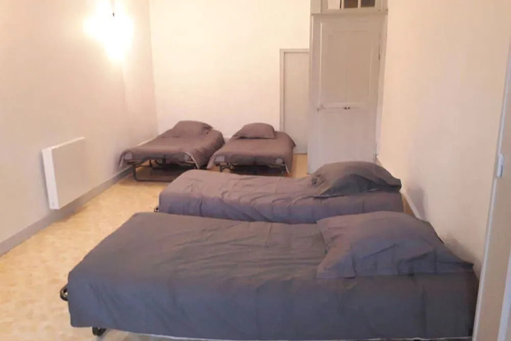 Room 5 of 6