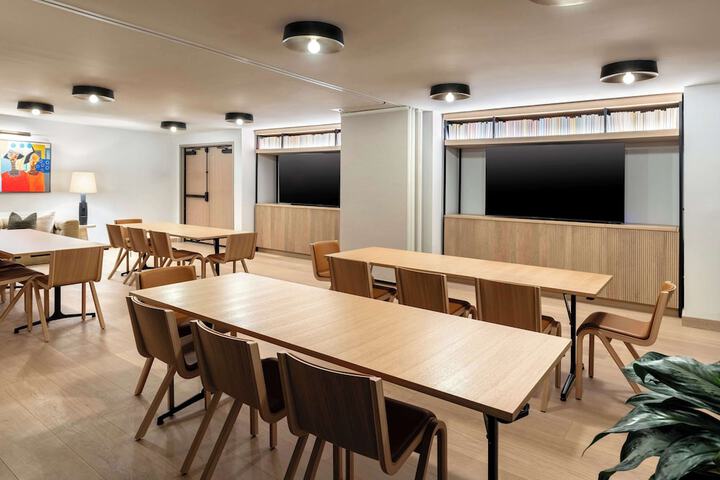 Meeting facility