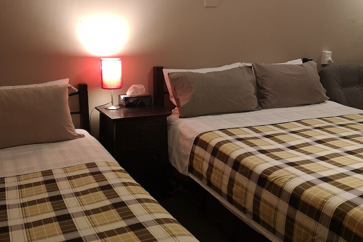 Room 9 of 37